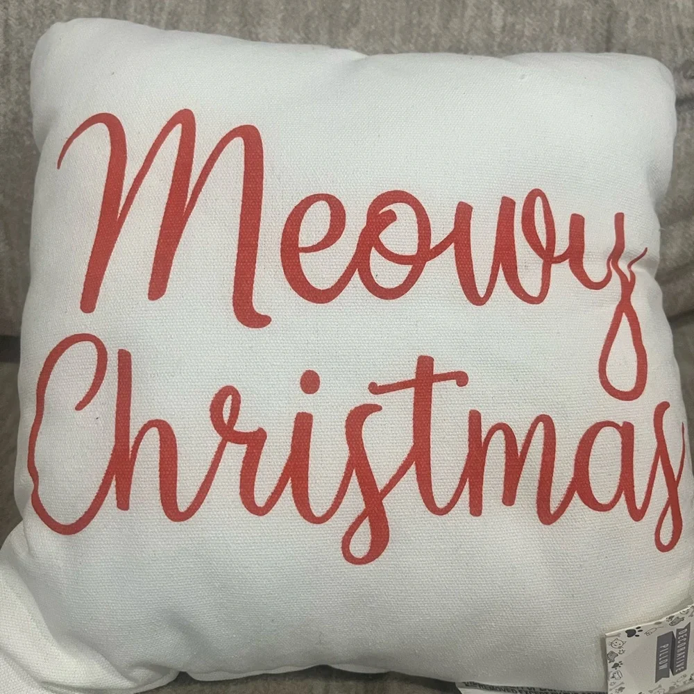 NWT Meowy Christmas White and Orange Pillow